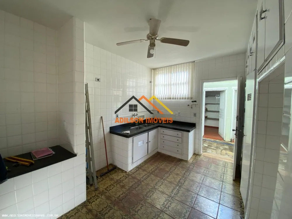 Casa, 4 quartos, 243 m² - Foto 1