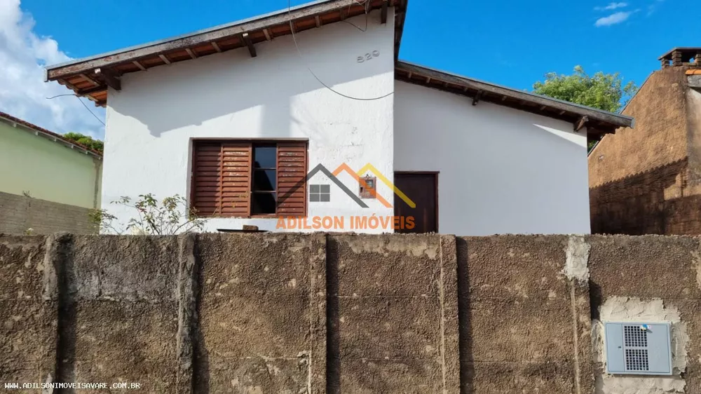 Casa à venda com 2 quartos, 250m² - Foto 1