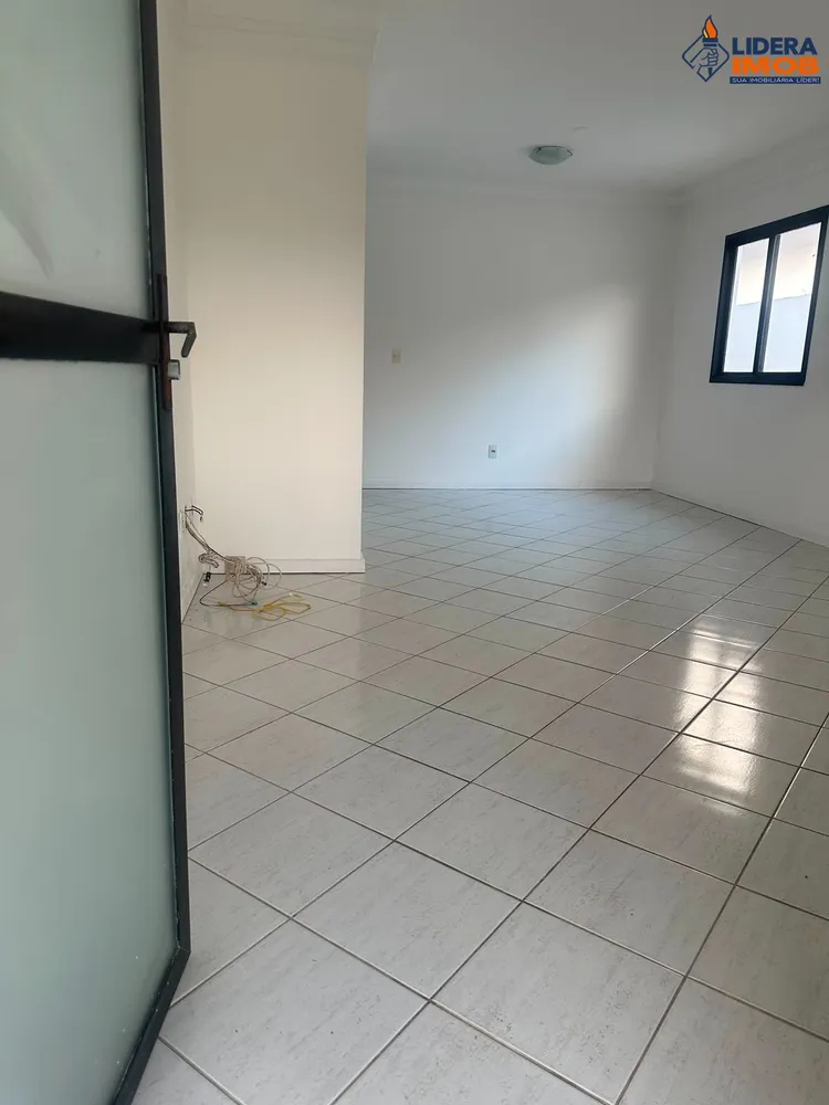 Casa, 3 quartos, 200 m² - Foto 2