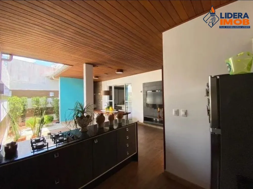 Casa, 4 quartos, 270 m² - Foto 4