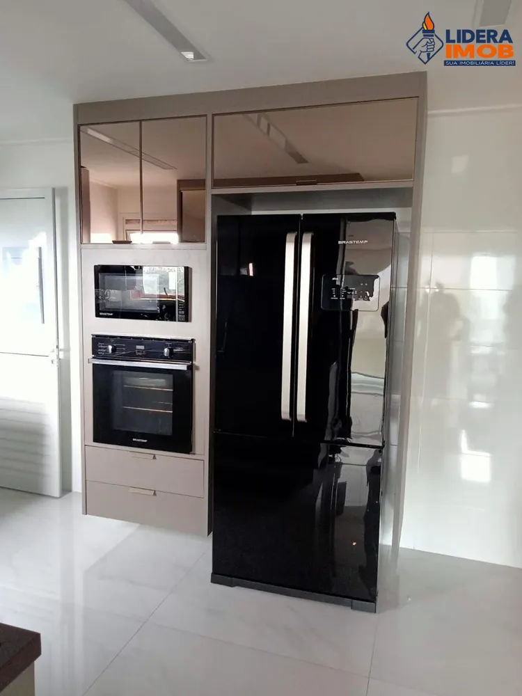 Apartamento, 3 quartos, 180 m² - Foto 2