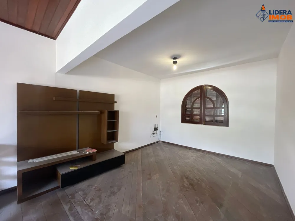 Casa, 5 quartos, 1188 m² - Foto 1