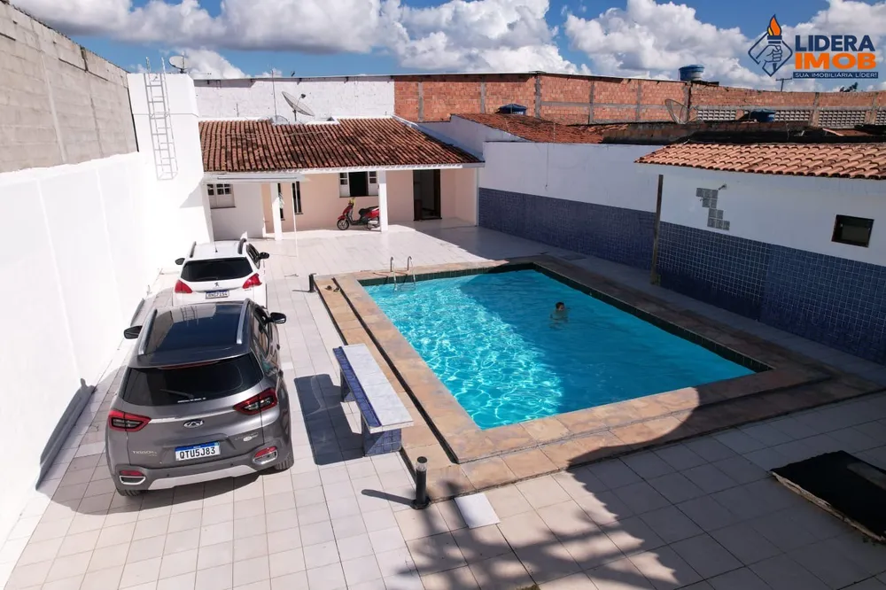 Casa, 2 quartos, 347 m² - Foto 1
