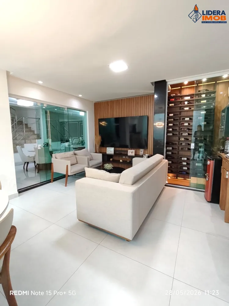 Casa, 3 quartos, 259 m² - Foto 1