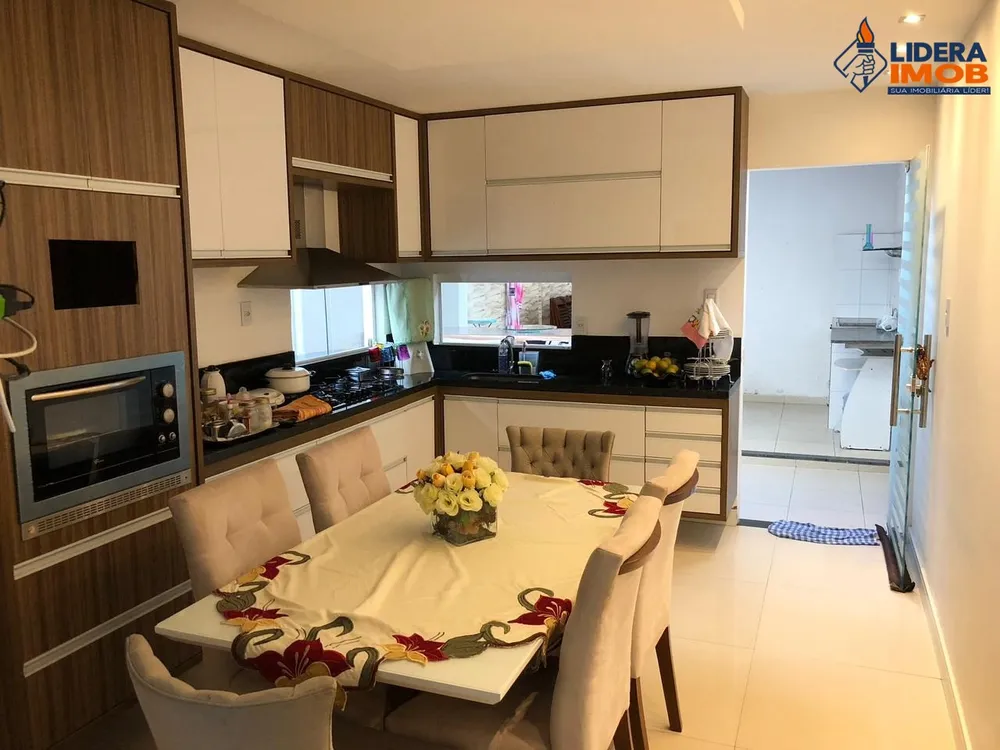 Casa, 3 quartos, 270 m² - Foto 9