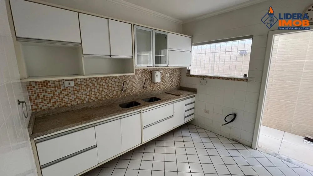 Casa, 3 quartos, 300 m² - Foto 15