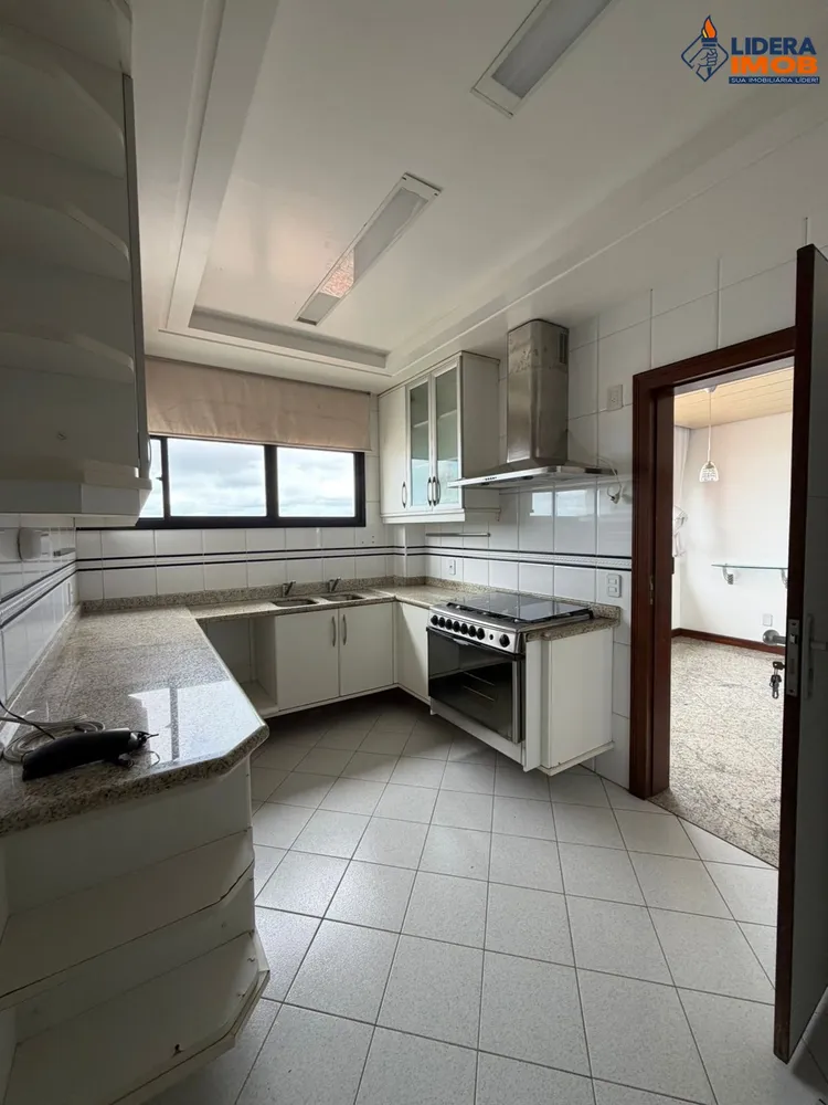 Apartamento, 3 quartos, 270 m² - Foto 2