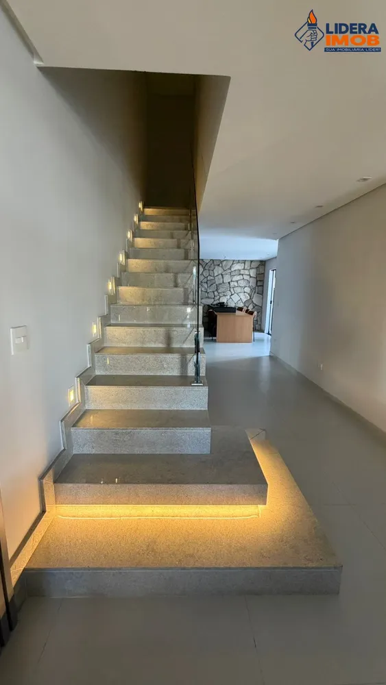 Casa, 3 quartos, 176 m² - Foto 1