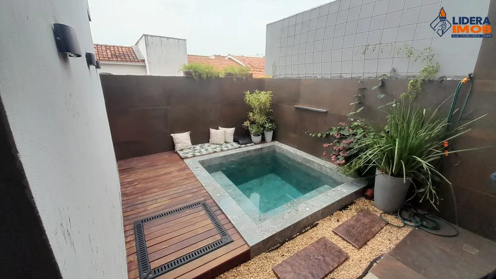 Casa, 4 quartos, 220 m² - Foto 1