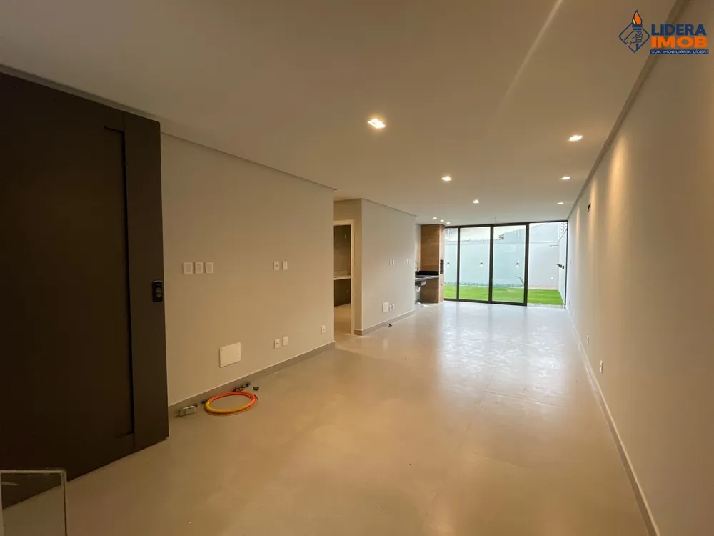 Casa, 4 quartos, 207 m² - Foto 2