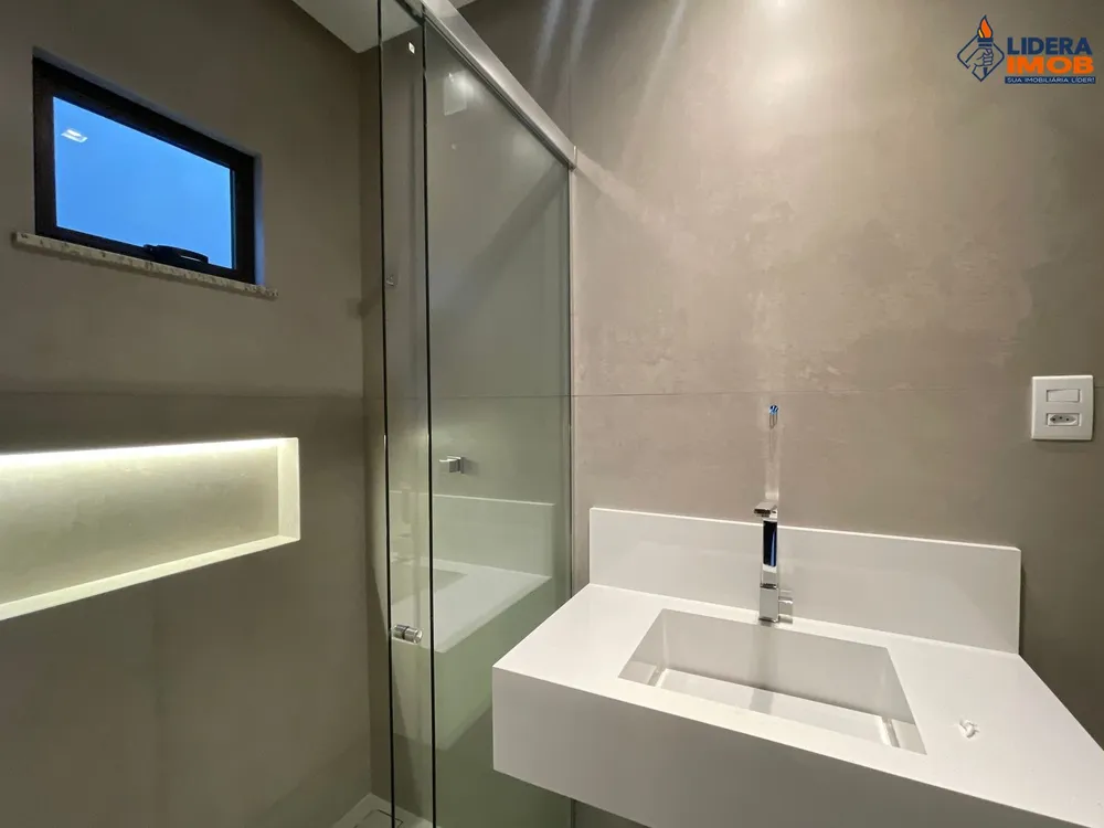 Casa, 4 quartos, 207 m² - Foto 1