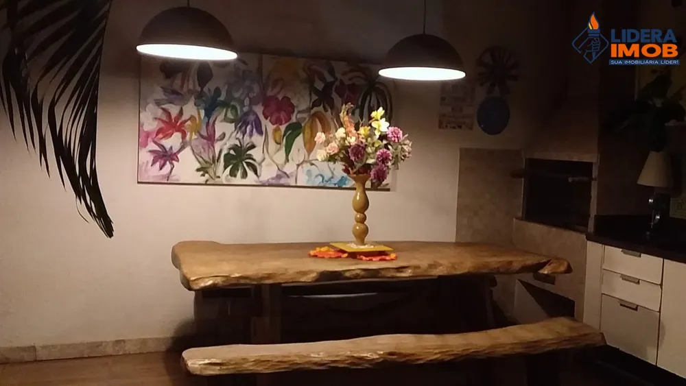 Casa, 3 quartos, 300 m² - Foto 1