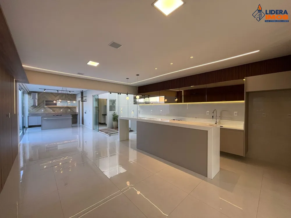 Casa, 3 quartos, 250 m² - Foto 4