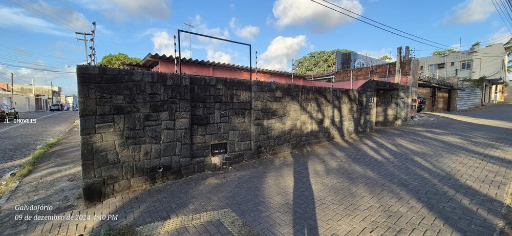 Casa à venda com 3 quartos, 214m² - Foto 4