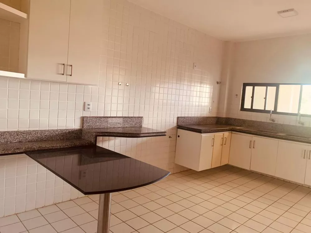 Apartamento à venda com 3 quartos, 170m² - Foto 1