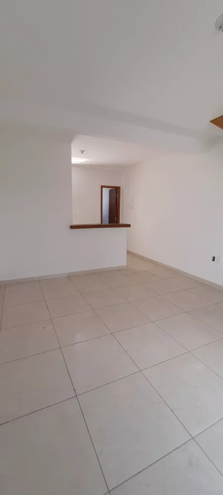 Casa à venda com 2 quartos, 80m² - Foto 4