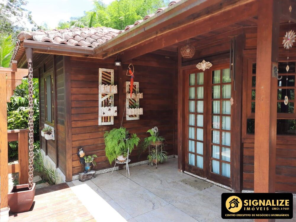 Chácara à venda com 3 quartos, 908m² - Foto 1