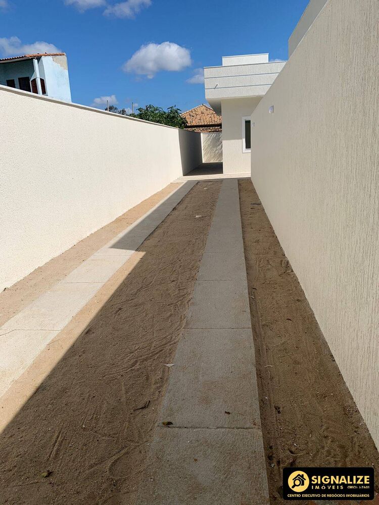 Casa à venda com 2 quartos, 60m² - Foto 1