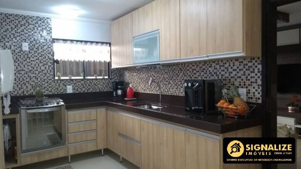 Casa, 3 quartos, 180 m² - Foto 1