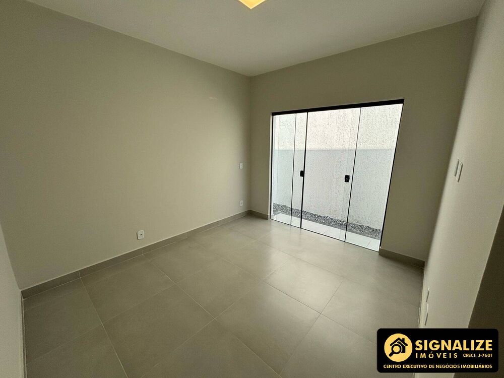 Casa à venda com 2 quartos, 72m² - Foto 4