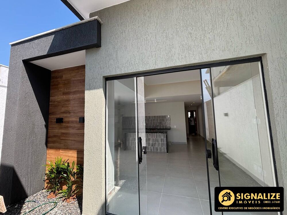 Casa à venda com 2 quartos, 72m² - Foto 1