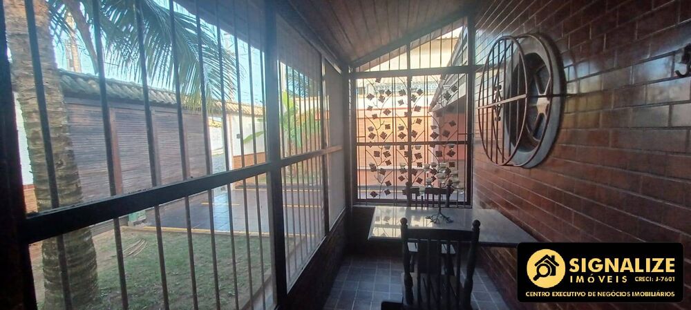 Casa à venda com 2 quartos, 125m² - Foto 3