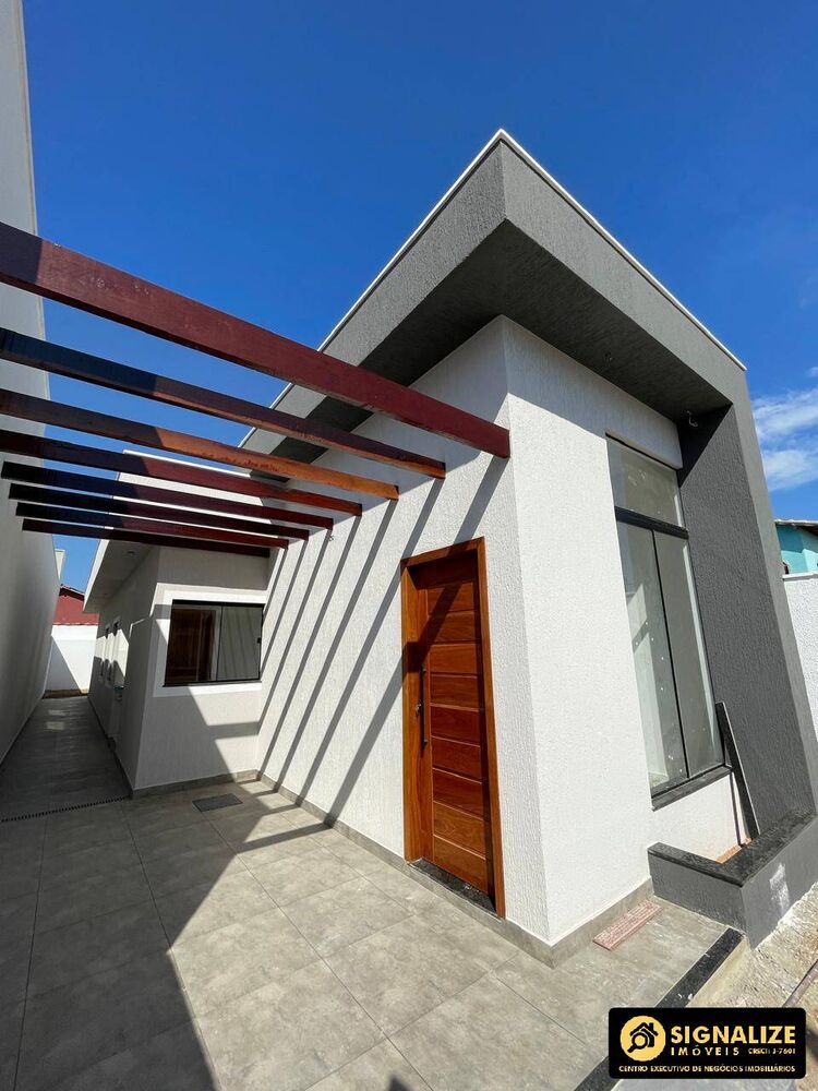Casa à venda com 3 quartos, 75m² - Foto 1