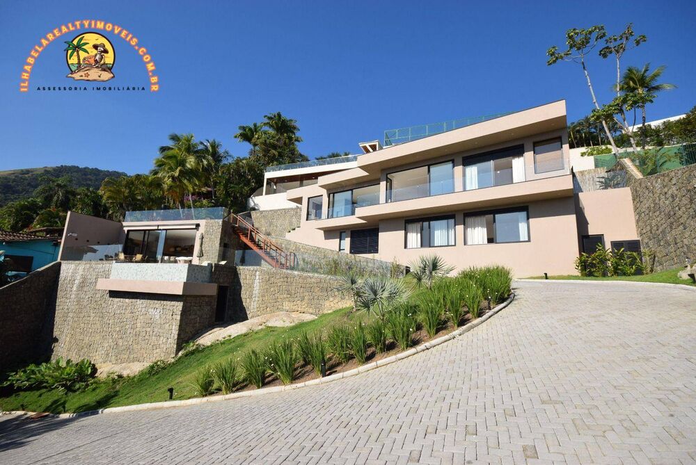 Casa à venda com 4 quartos, 350m² - Foto 1