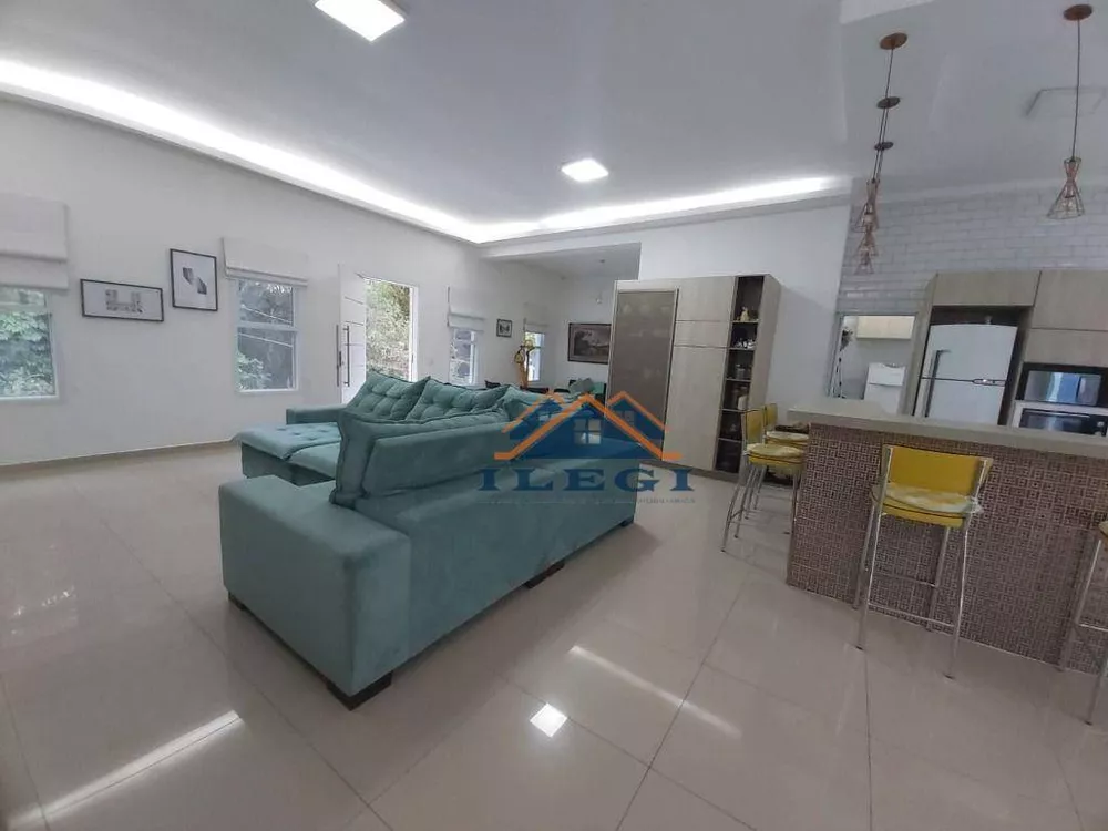 Casa de Condomínio à venda com 3 quartos, 202m² - Foto 1