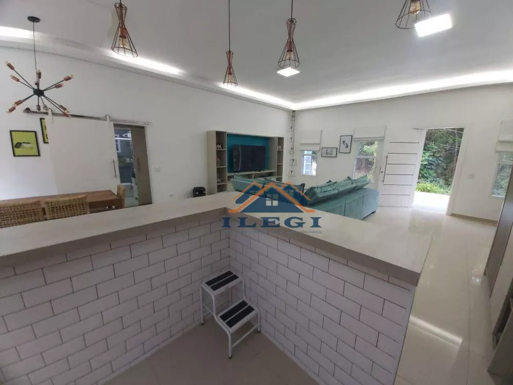 Casa de Condomínio à venda com 3 quartos, 202m² - Foto 4