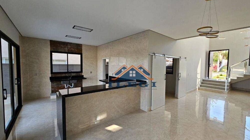 Casa de Condomínio à venda com 3 quartos, 250m² - Foto 1