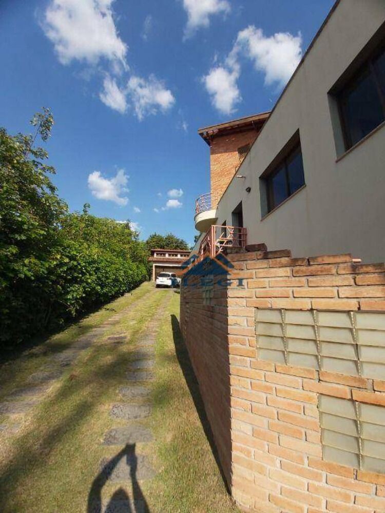 Chácara à venda com 3 quartos, 550m² - Foto 1