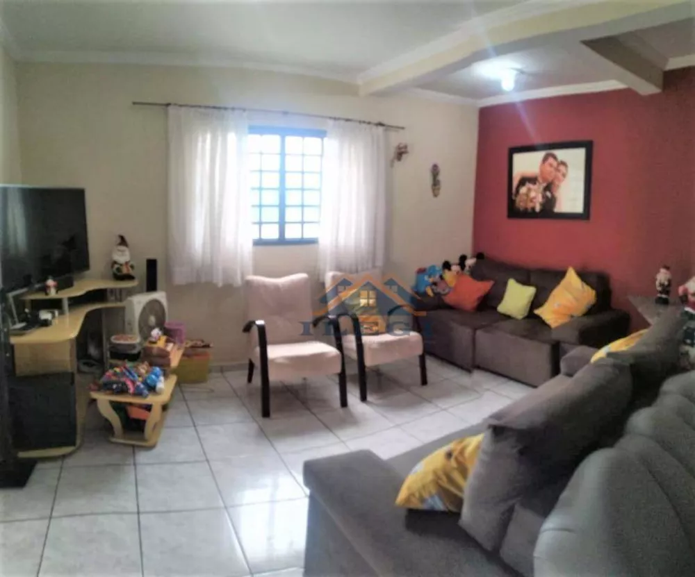 Casa à venda e aluguel com 3 quartos, 200m² - Foto 2