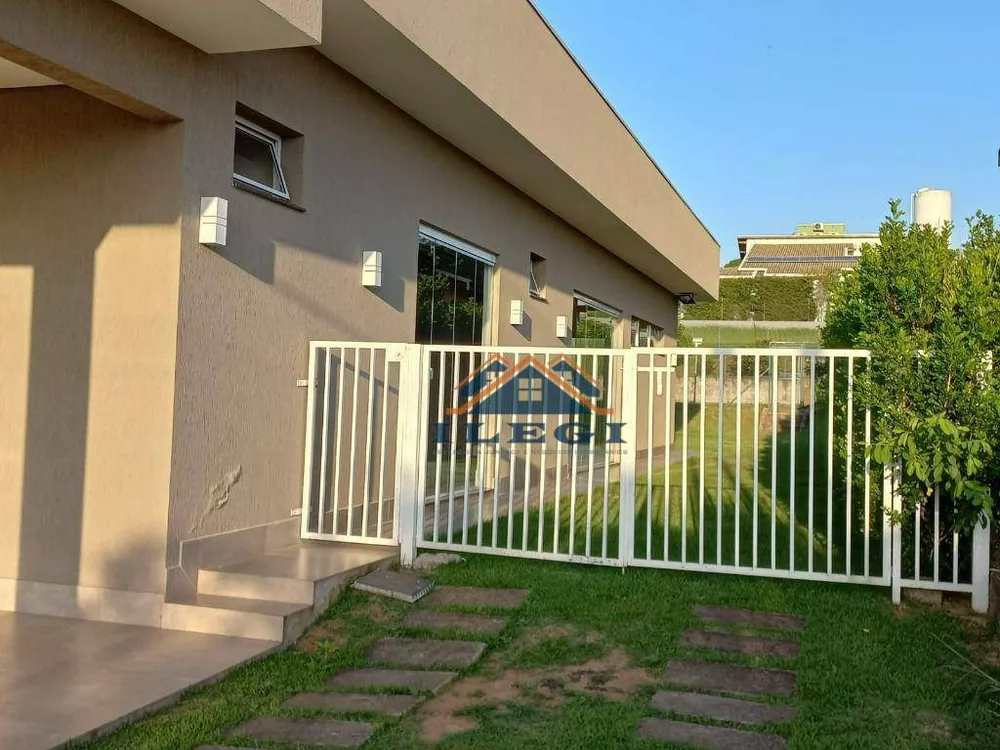 Casa de Condomínio à venda e aluguel com 3 quartos, 220m² - Foto 3