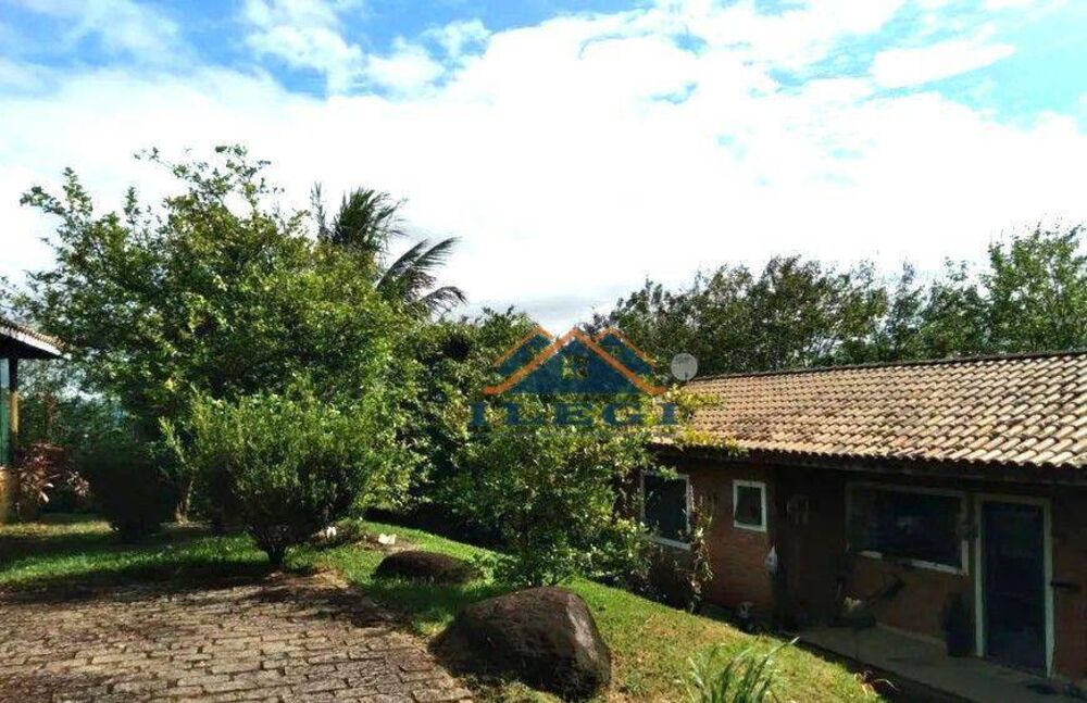 Chácara à venda com 3 quartos, 175M2 - Foto 2