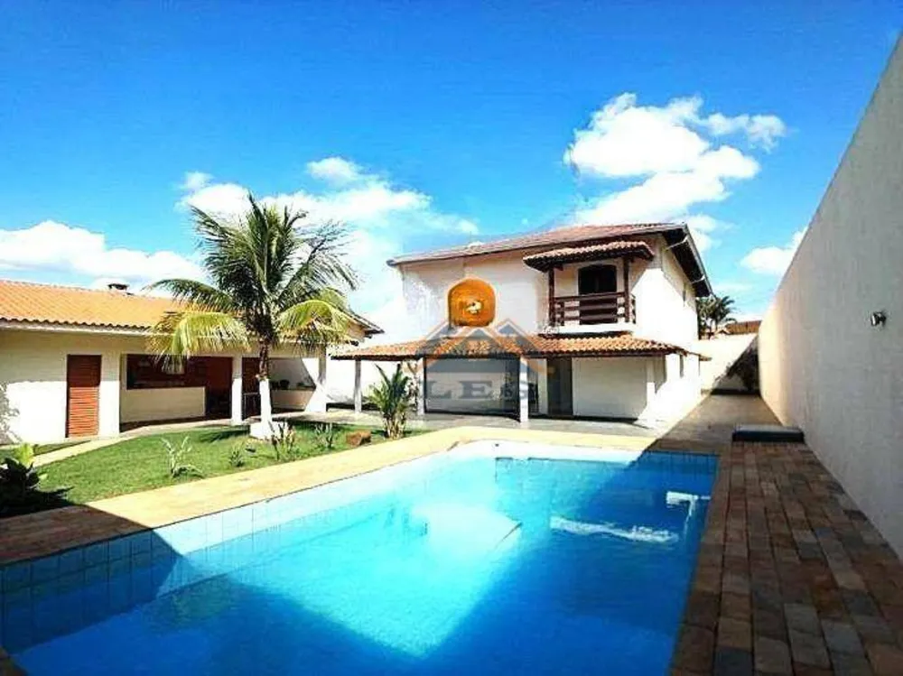 Casa, 3 quartos, 302 m² - Foto 1
