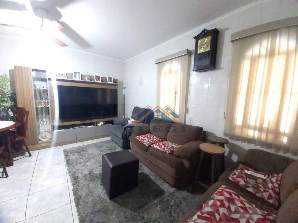 Casa, 3 quartos, 250 m² - Foto 2