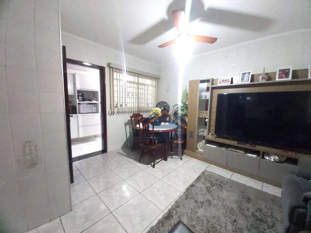 Casa, 3 quartos, 250 m² - Foto 4