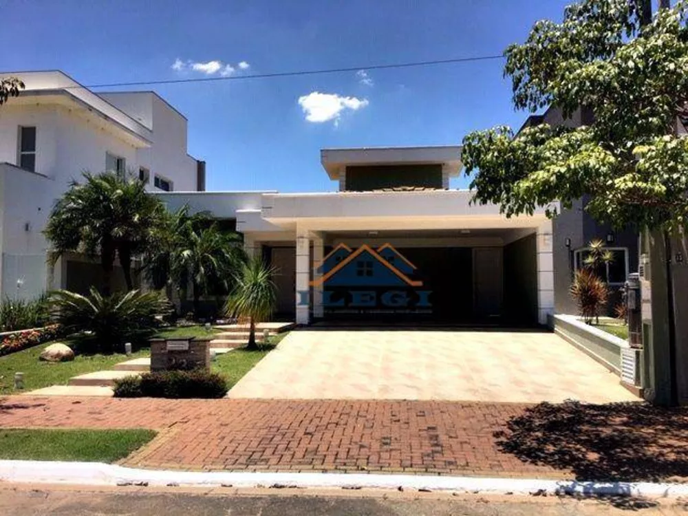 Casa de Condomínio à venda com 3 quartos, 250m² - Foto 1