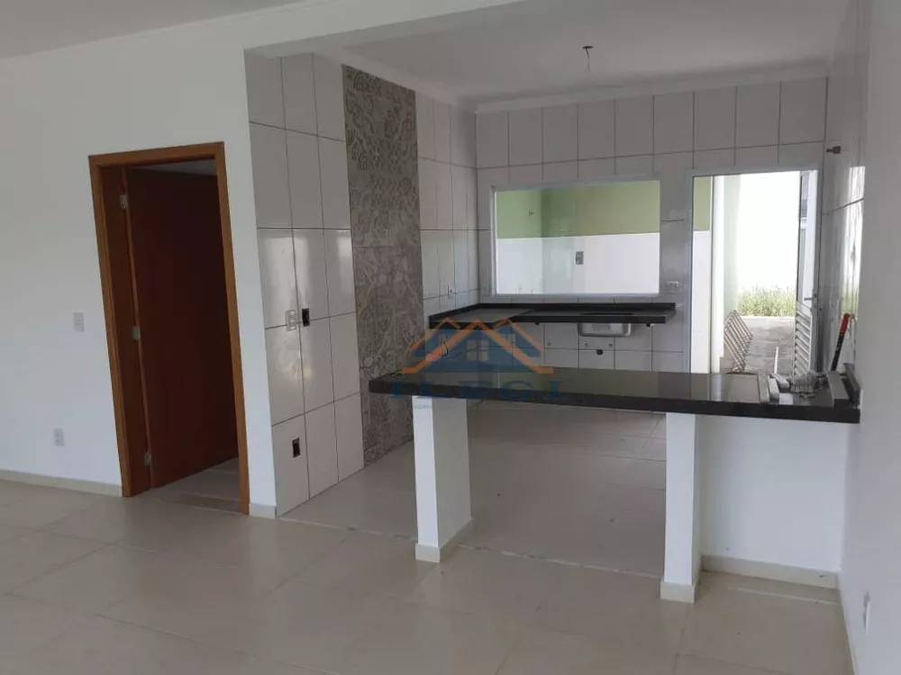 Casa à venda com 3 quartos, 130m² - Foto 8