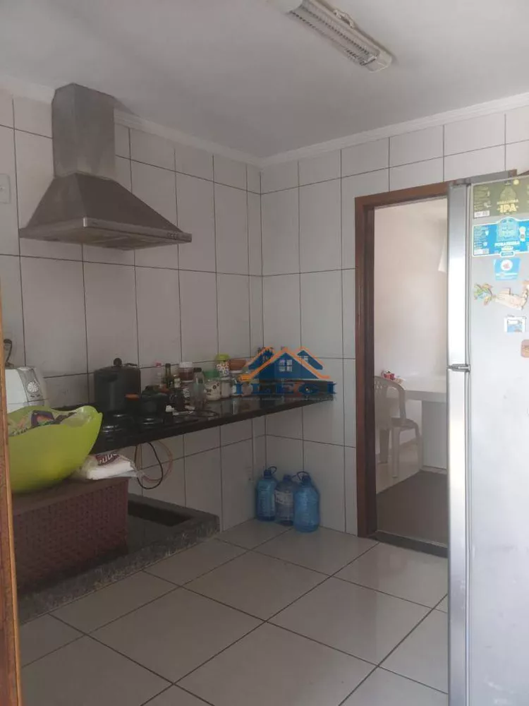 Casa à venda com 3 quartos, 120m² - Foto 3