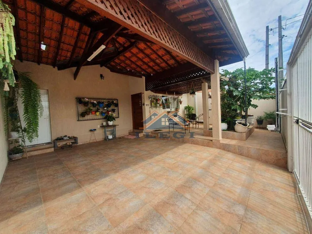 Casa, 3 quartos, 158 m² - Foto 1