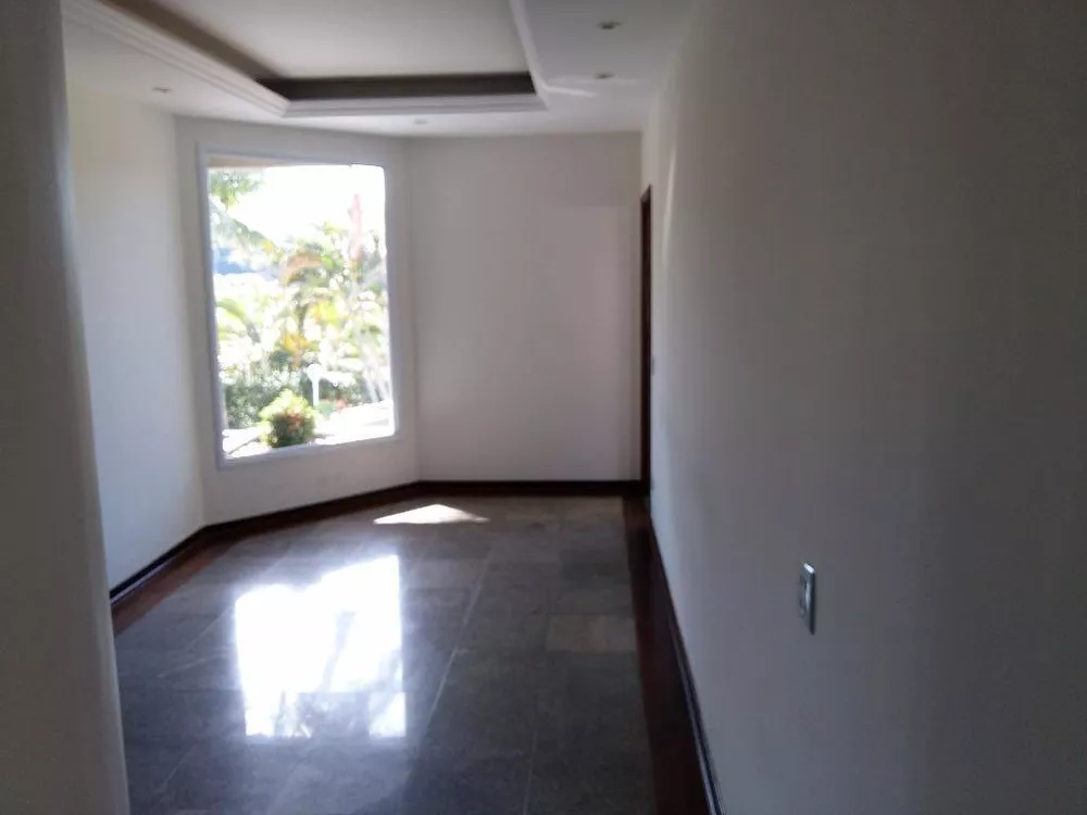 Casa de Condomínio para alugar com 3 quartos, 362m² - Foto 9