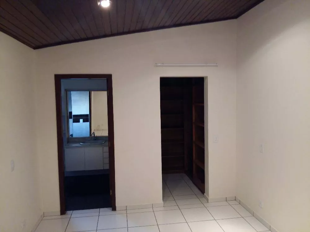 Casa de Condomínio para alugar com 3 quartos, 362m² - Foto 27