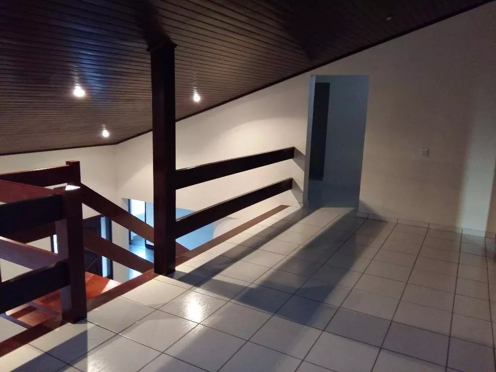 Casa de Condomínio para alugar com 3 quartos, 362m² - Foto 25