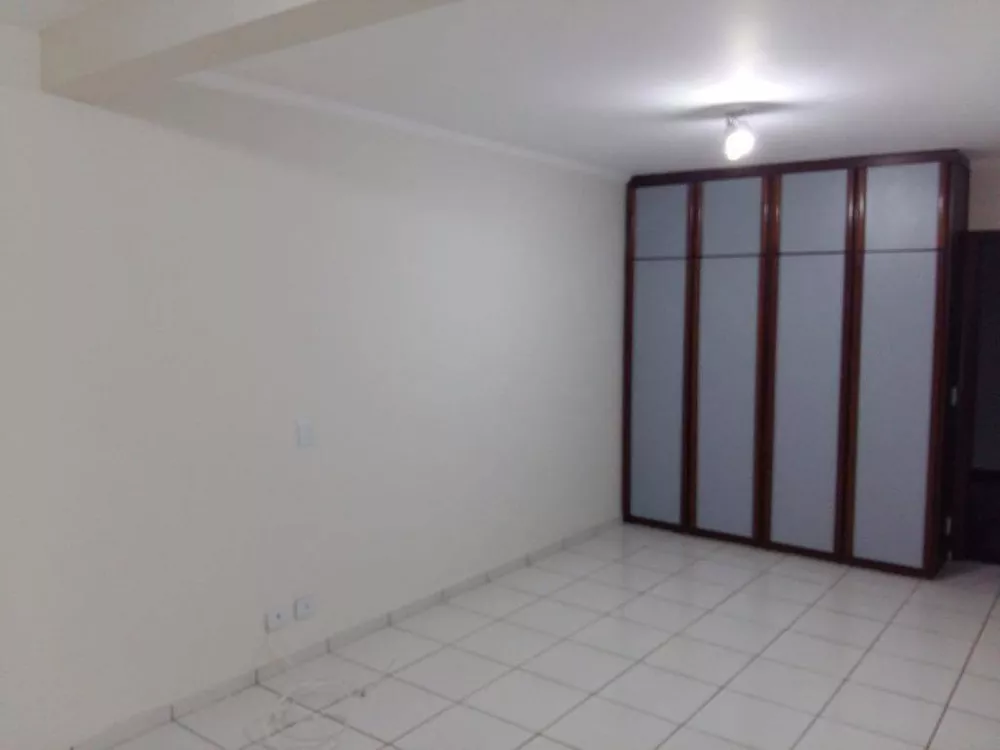 Casa de Condomínio para alugar com 3 quartos, 362m² - Foto 19