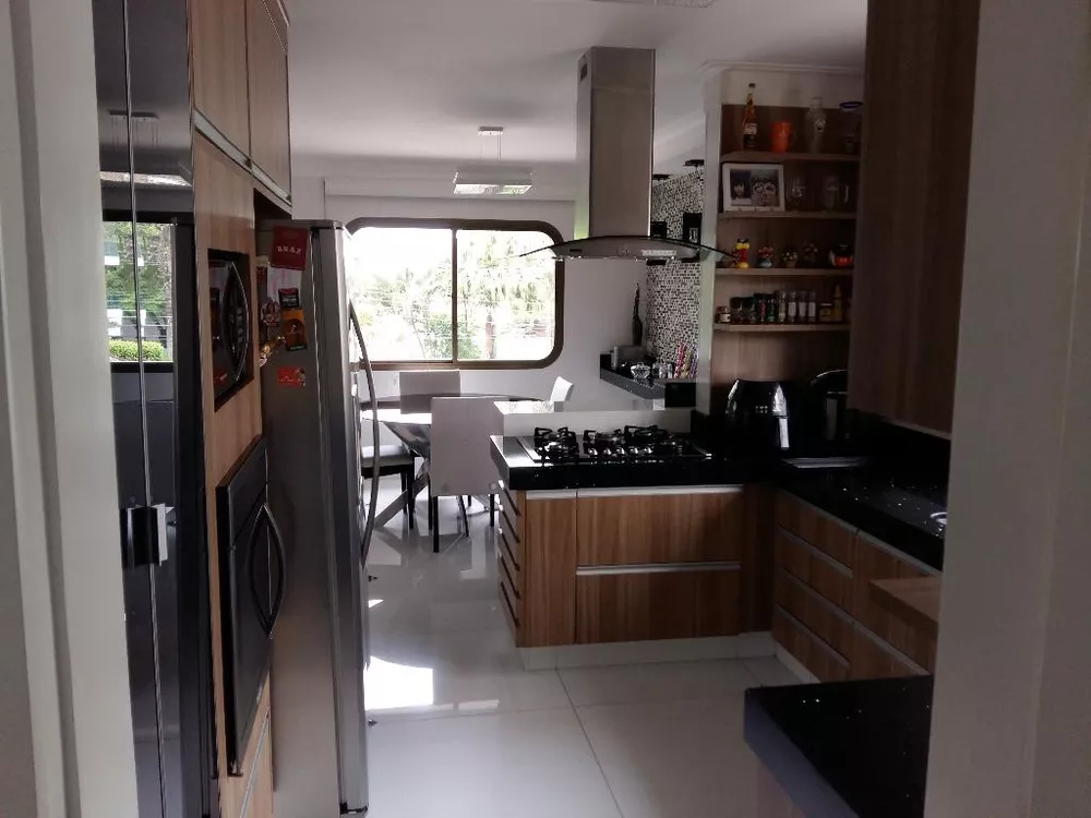 Apartamento à venda com 4 quartos, 228m² - Foto 11