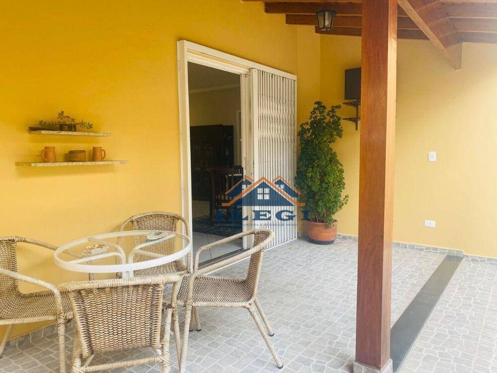 Casa, 3 quartos, 196 m² - Foto 1