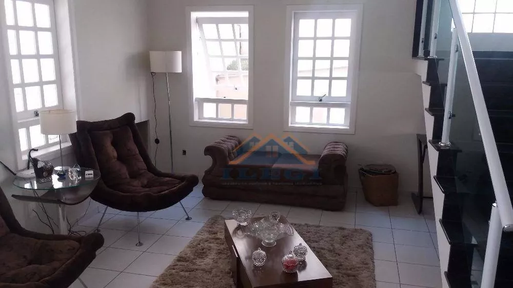 Casa de Condomínio à venda com 3 quartos, 250m² - Foto 6