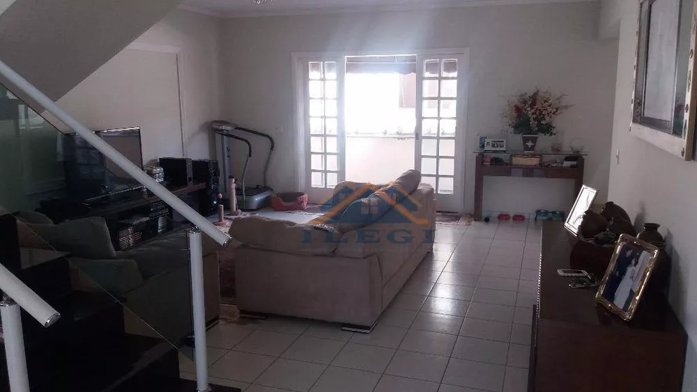 Casa de Condomínio à venda com 3 quartos, 250m² - Foto 7